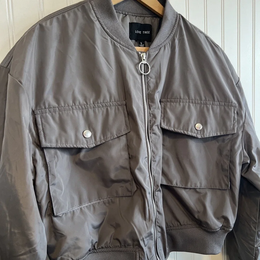 Crop‎ Zipped Bomber Jacket Gray Women's Small Love Tree